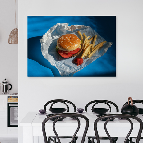 Tablou Canvas Burger cu Cartofi Prăjiți, Decor Culinar Urban, Albastru IPCVALI-368
