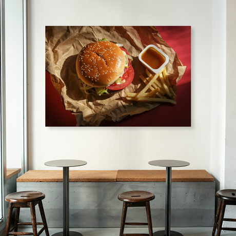 Tablou Canvas Burger cu Cartofi și Sos, Stil Street Food, Roșu IPCVALI-375