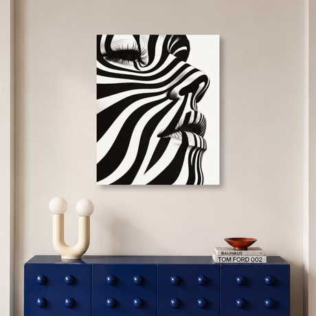 Tablou Canvas Chip de Femeie Pictat cu Forme Curbate Abstracte în Alb și Negru - IPCVBW-537